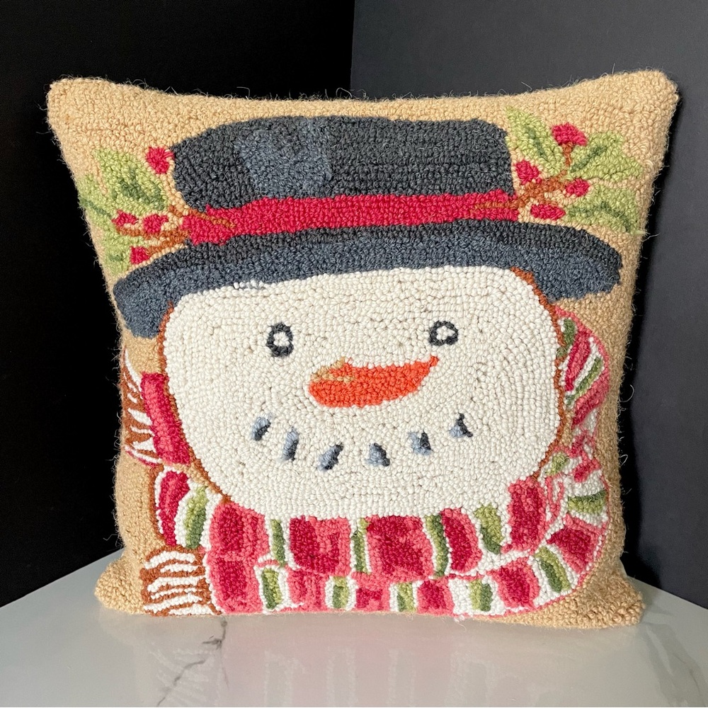 Snowman Wool Hook Pillow by Peking Handicraft